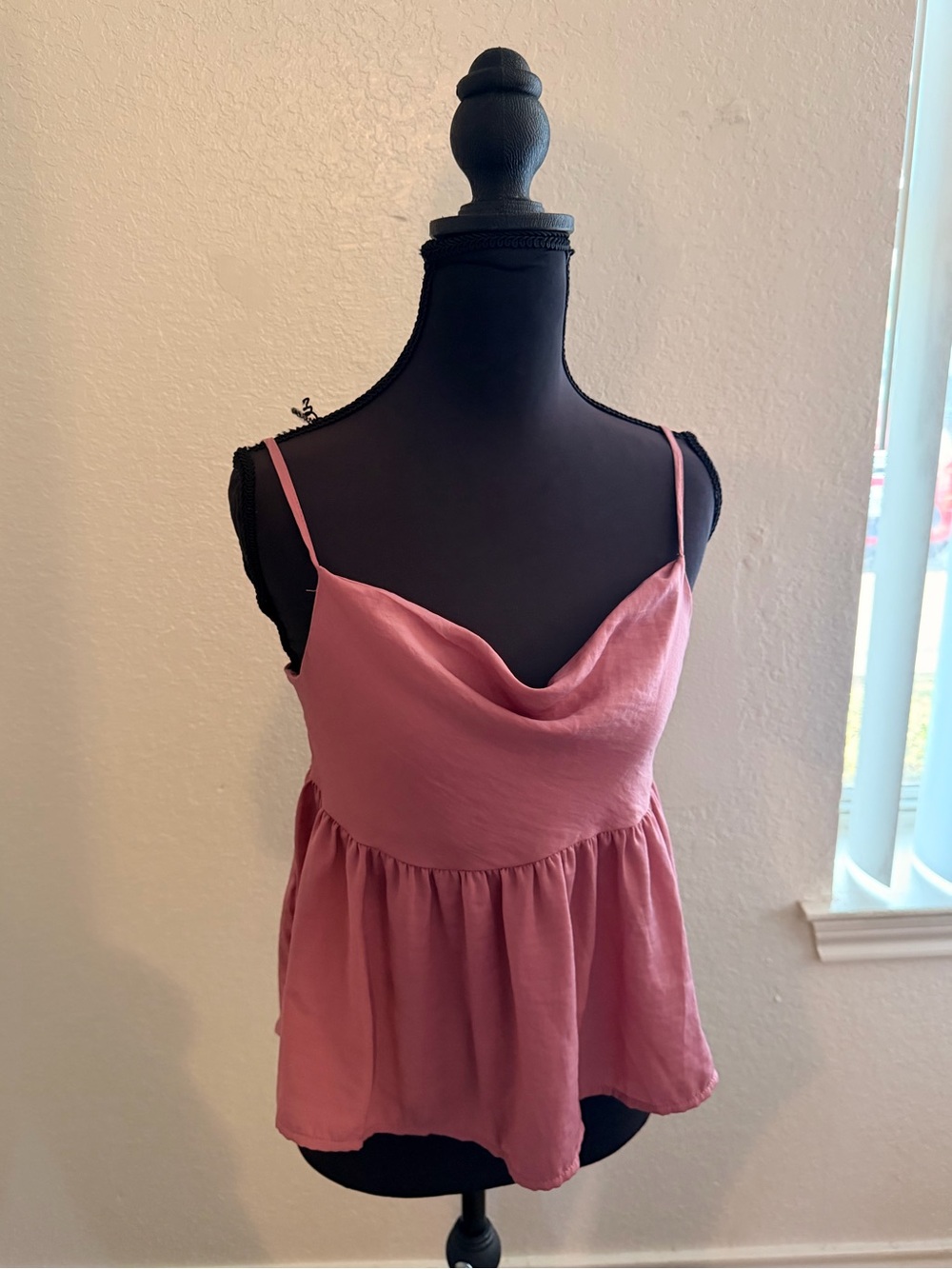 Woman’s American Eagle Top